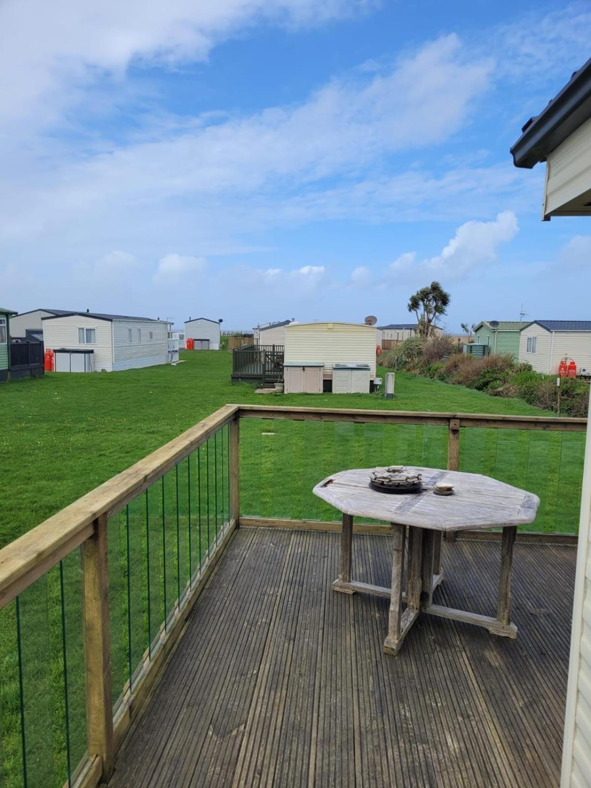 Cosy Caravan Sunbeach Llwyngwril Exterior photo